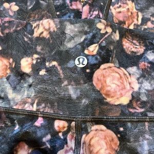 Lululemon size 4 wunder under tightfrosty rose workout pants 27”